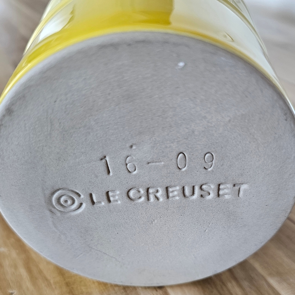 Le Creuset Yellow Butter Crock - Picture 5 of 5